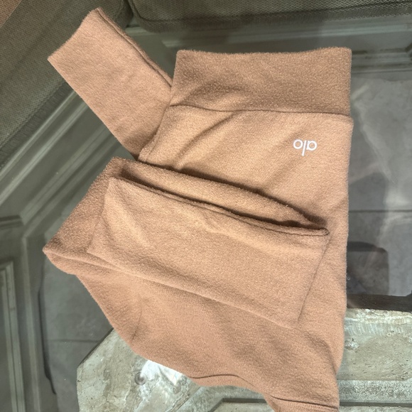 Alo yoga Alolux Cropped Me Time Cardigan and Alolux high waist me time short set - Picture 13 of 15